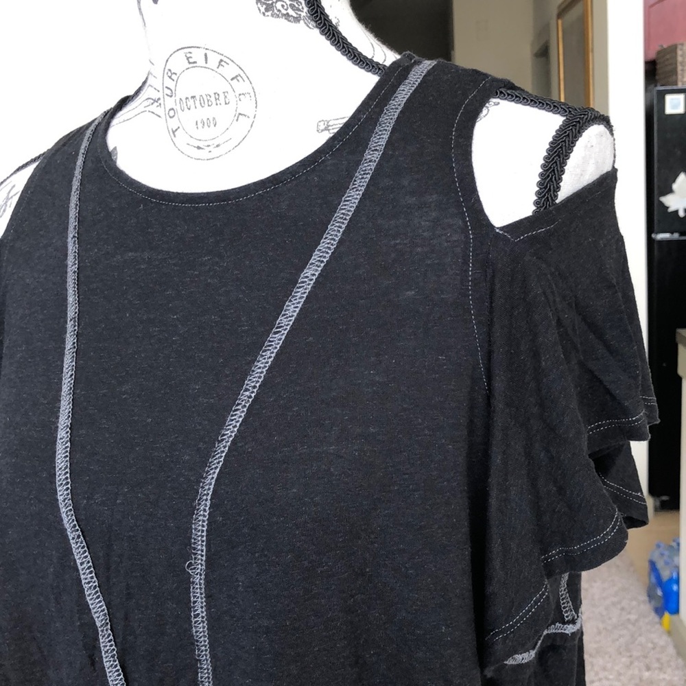 😍 Cute Cold Shoulder Top 😍 - Picture 5 of 6